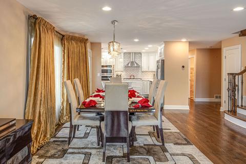367 Goshawk Ln, Deerfield, IL 60015 photo 9