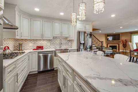 367 Goshawk Ln, Deerfield, IL 60015 photo 13