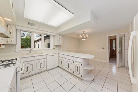 4540 Tall Oaks Ln, Rolling Meadows, IL 60008 photo 9