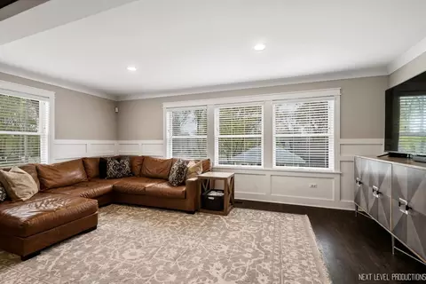 501 E Willow Ave, Wheaton, IL 60187 photo 18