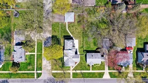 501 E Willow Ave, Wheaton, IL 60187 photo 4