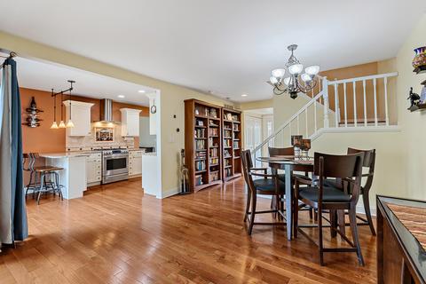 656 Claridge Cir, Hoffman Estates, IL 60169 photo 6