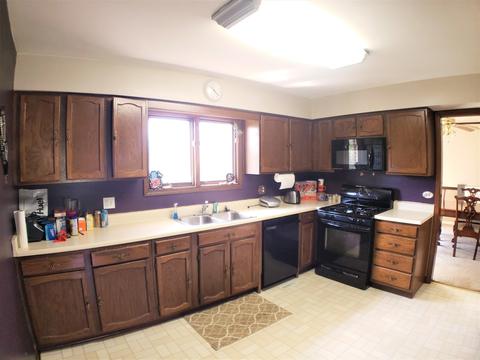 345 Meadow Ct, Willowbrook, IL 60527 photo 5