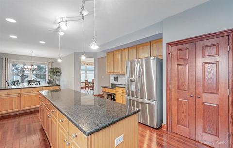 5270 Birch Bark Dr, Hoffman Estates, IL 60192 photo 15