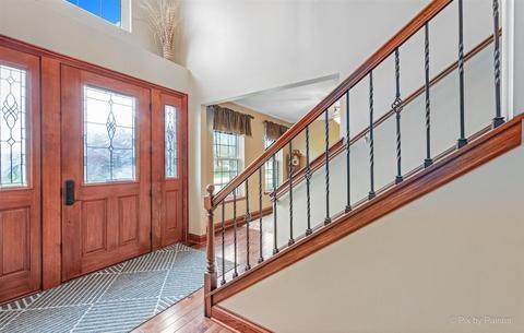 5270 Birch Bark Dr, Hoffman Estates, IL 60192 photo 4