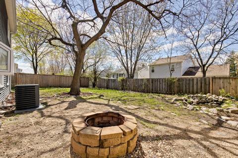540 Middleton Dr, Roselle, IL 60172 photo 9