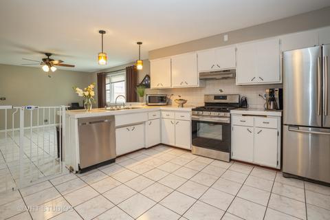 445 Dover Dr, Des Plaines, IL 60018 photo 6