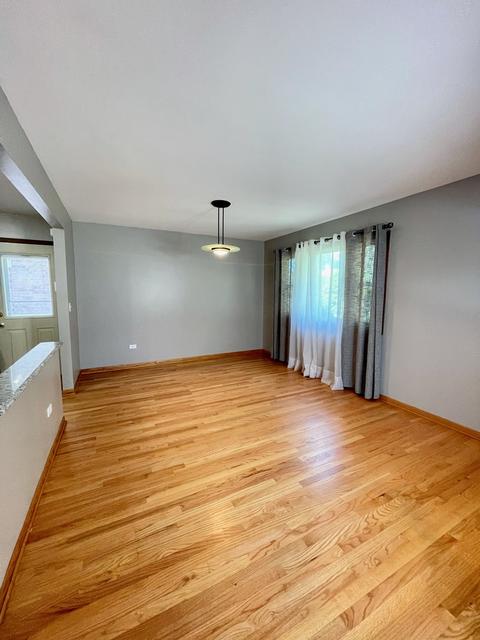 306 Bellaire Ave, Des Plaines, IL 60016 photo 4