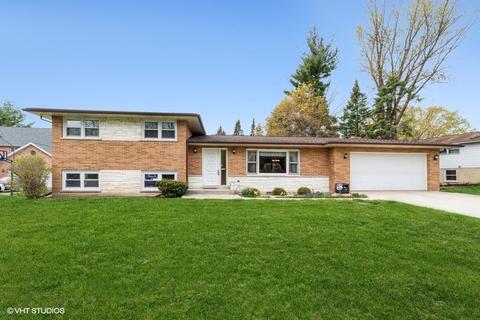 17 Plum Ct, Sleepy Hollow, IL 60118 photo 1
