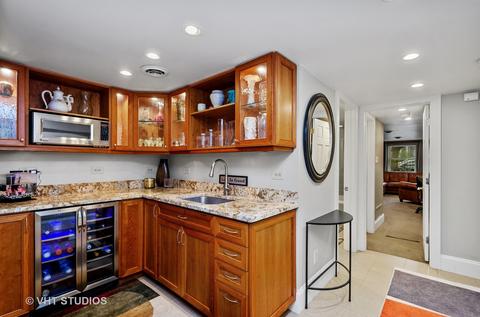 1240 W Nelson St, Chicago, IL 60657 photo 13