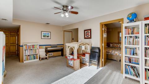4960 Somerton Dr, Hoffman Estates, IL 60010 photo 17