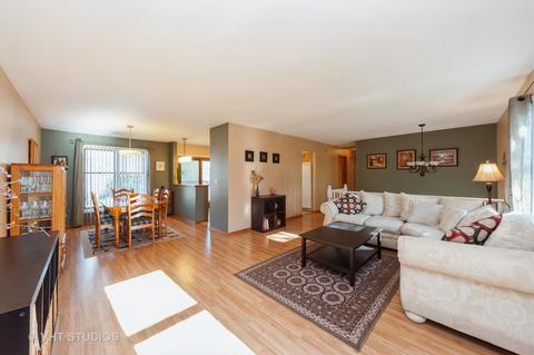 315 Hamstead Ct, Roselle, IL 60172 photo 4