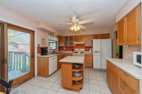 315 Hamstead Ct, Roselle, IL 60172 photo 8