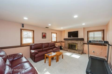 315 Hamstead Ct, Roselle, IL 60172 photo 16