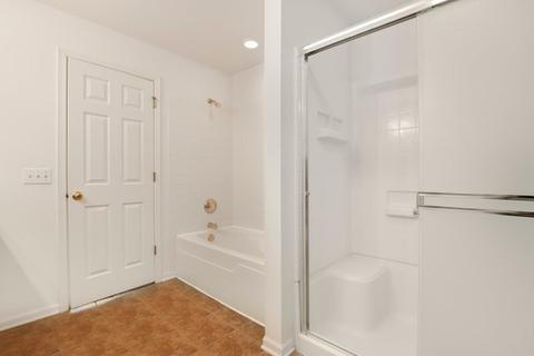 690 Mill Cir #204, Wheeling, IL 60090 photo 15