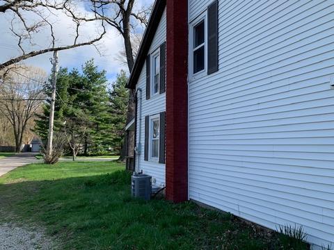 615 Elgin St, Cherry Valley, IL 61016 photo 4