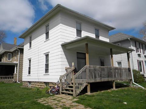 702 E 4th St, Sterling, IL 61081 photo 1