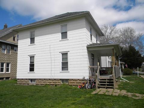 702 E 4th St, Sterling, IL 61081 photo 3