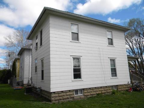 702 E 4th St, Sterling, IL 61081 photo 4
