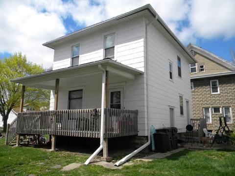 702 E 4th St, Sterling, IL 61081 photo 2