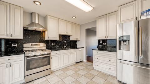 4400 Bayside Cir, Hoffman Estates, IL 60192 photo 9