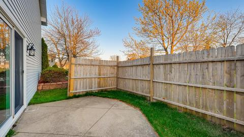 4400 Bayside Cir, Hoffman Estates, IL 60192 photo 22