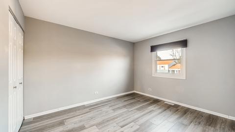 4400 Bayside Cir, Hoffman Estates, IL 60192 photo 14