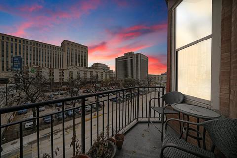 500 S Clinton St #302, Chicago, IL 60607 photo 14
