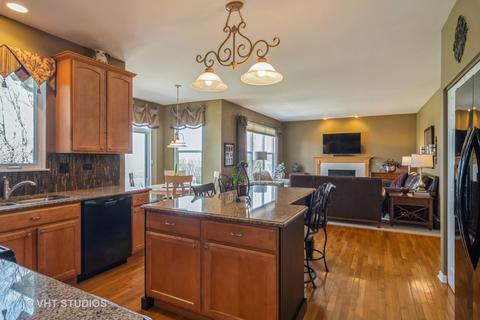407 Hackney Ln, Oswego, IL 60543 photo 7