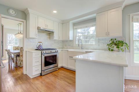 2 S466 White Birch Ln, Wheaton, IL 60189 photo 4