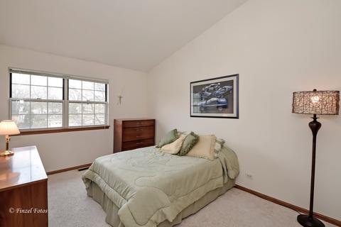 810 Old Oak Cir, Algonquin, IL 60102 photo 14