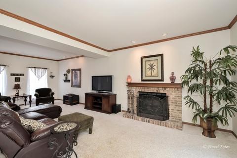 810 Old Oak Cir, Algonquin, IL 60102 photo 4