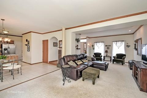 810 Old Oak Cir, Algonquin, IL 60102 photo 3