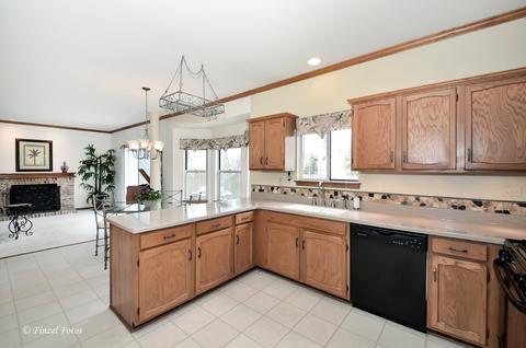 810 Old Oak Cir, Algonquin, IL 60102 photo 8