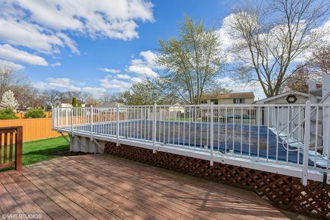 765 Hunter Dr, Roselle, IL 60172 photo 13