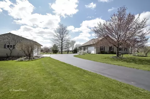 9 N240 Tamara Dr, Elgin, IL 60124 photo 21