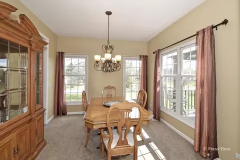 9 N240 Tamara Dr, Elgin, IL 60124 photo 7