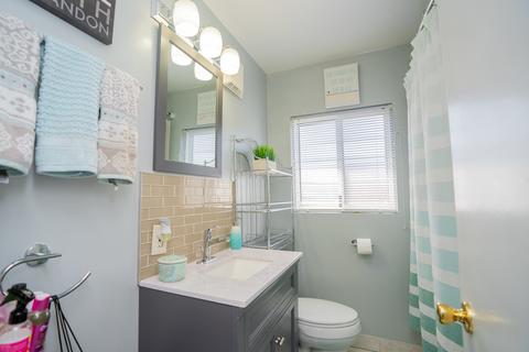 7211 Division St #D2, River Forest, IL 60305 photo 12
