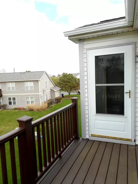 1000 Radclyffe Ct #D, Elgin, IL 60120 photo 12