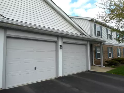 1000 Radclyffe Ct #D, Elgin, IL 60120 photo 1