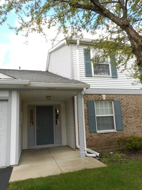 1000 Radclyffe Ct #D, Elgin, IL 60120 photo 2