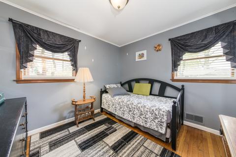 2079 Chase Ave, Des Plaines, IL 60018 photo 17