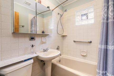 2079 Chase Ave, Des Plaines, IL 60018 photo 18