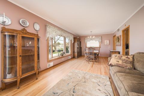 2079 Chase Ave, Des Plaines, IL 60018 photo 14