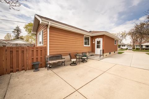 2079 Chase Ave, Des Plaines, IL 60018 photo 25
