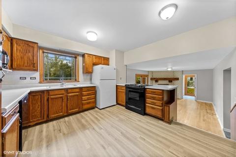 308 E 11th Ave, Naperville, IL 60563 photo 9