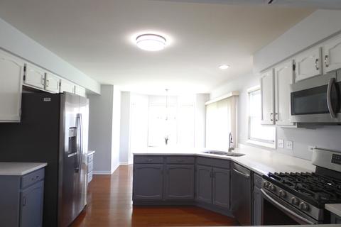 1360 E Thacker St, Schaumburg, IL 60173 photo 17