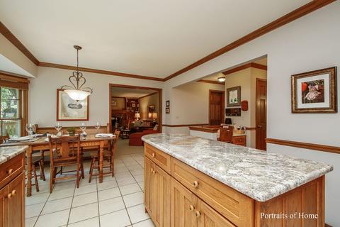 2126 Aberdeen Ct, Wheaton, IL 60189 photo 9