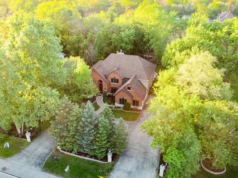 364 63rd St, Willowbrook, IL 60527 photo 2