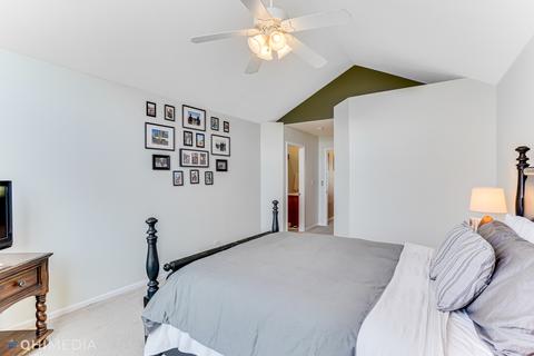 211 Hidden Pond Cir, Aurora, IL 60504 photo 17